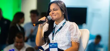 DÉBORA REGIS LAMENTA FALECIMENTO DO DEPUTADO ALAN SANCHES