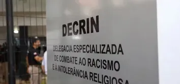 TURISTA É PRESA EM FLAGRANTE POR INJÚRIA RACIAL CONTRA COMERCIANTE NO PELOURINHO