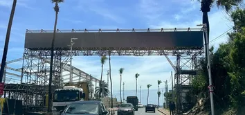 “PASSARELA DO APARTHEID” VOLTA E GERA POLÊMICA ANTES DO CARNAVAL