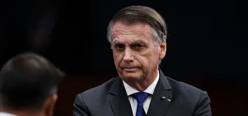 BOLSONARO PEDE AO STF AUTORIZAÇÃO PARA IRMÃO DE MICHELLE ATUAR COMO CUIDADOR