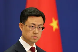 CHINA SE DISTANCIA DA QUESTÃO DA GROENLÂNDIA, MAS ALERTA CONTRA DEPENDÊNCIA DOS EUA