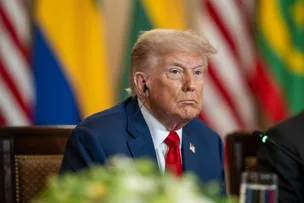 TRUMP DIZ QUE EUA DEVEM MANTER SUPERVISÃO DA VENEZUELA POR 'MUITO MAIS TEMPO'