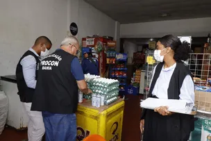 FISCALIZAÇÃO COMBATE VENDA DE BEBIDAS ADULTERADAS ANTES DE FESTAS POPULARES EM SALVADOR