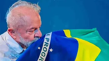 PT FOI O PARTIDO QUE MAIS CRESCEU ENTRE TODAS AS LEGENDAS DO BRASIL, DIZ PESQUISA