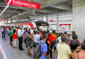 METRÔ DE SALVADOR APRESENTA LENTIDÃO E PASSAGEIROS ENFRENTAM TRANSTORNOS NA MANHÃ DESTA QUINTA (29)