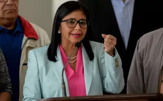 FORÇAS ARMADAS RECONHECEM VICE DE MADURO DELCY RODRÍGUEZ COMO PRESIDENTE INTERINA