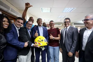 ESTADO ENTREGA MAIS DE 200 CERTIFICADOS, KITS DE PROTEÇÃO E BAGS PARA MOTOTAXISTAS E MOTOFRETISTAS DA BAHIA