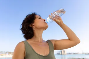 CONHEÇA OS CUIDADOS NECESSÁRIOS COM A VOZ NO VERÃO