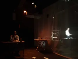GOETHE-INSTITUT SALVADOR-BAHIA ABRE A AGENDA TEATRAL DE 2026 COM ESTREIA DO ESPETÁCULO “DESTINATÁRIO DESCONHECIDO”