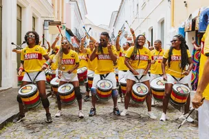 BRAHMA CONVOCA OLODUM PARA ABRIR AS PORTAS DO CARNAVAL A CARLO ANCELOTTI