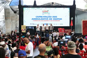 CAPACITAÇÃO SOBRE VENDAS E ATENDIMENTO A CLIENTES REÚNE 4 MIL AMBULANTES CREDENCIADOS PARA FESTA DE IEMANJÁ E CARNAVAL