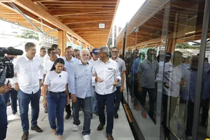 GOVERNO FAZ VIAGEM TESTE DO VLT COM MORADORES DO SUBÚRBIO FERROVIÁRIO
