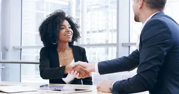 PLANEJA MUDAR DE EMPREGO EM 2026? CONFIRA O GUIA PARA NÃO ERRAR NA TRANSIÇÃO