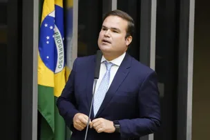 CACÁ LEÃO DIZ QUE ANGELO CORONEL PRECISA TER 'CORAGEM' PARA MUDAR DE CAMPO POLÍTICO
