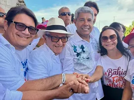 CAETANO CELEBRA ENTREGAS EM CAMAÇARI E PROJETA CENÁRIO PARA 2026