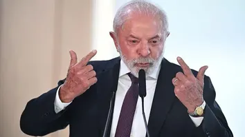 LULA VETA INTEGRALMENTE PL QUE REDUZ PENAS DE BOLSONARO E CONDENADOS POR ATOS GOLPISTAS