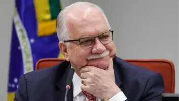 FACHIN ANTECIPA RETORNO A BRASÍLIA PARA CONTER DESGASTE DO STF COM CASO MASTER