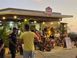 RESTAURANTE 24H, SAMBA E ESPORTES: POR QUE A NOVA ORLA DE PITUAÇU VIROU O NOVO POINT DO VERÃO EM SALVADOR