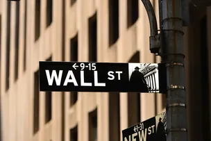 FUTUROS DE NY OPERAM SEM DIREÇÃO DEFINIDA ÀS VÉSPERAS DO FED E BALANÇOS DE BIG TECHS
