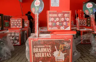 AMBULANTES DO CIRCUITO BARRA-ONDINA COMEÇAM A RECEBER KITS E CARTÃO DE TRANSPORTE GRATUITO PARA O CARNAVAL