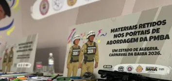 POLÍCIA MILITAR APREENDE MAIS DE 500 OBJETOS PROIBIDOS NO PRIMEIRO DIA DO CARNAVAL DE SALVADO