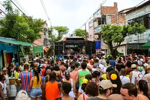 VITROLAB LEVA TRIO ELÉTRICO PARA A MUDANÇA DO GARCIA NA SEGUNDA DE CARNAVAL