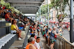 ARQUIBANCADA SOCIAL GARANTE CONFORTO E SEGURANÇA GRATUITA A FOLIÕES NO CAMPO GRANDE