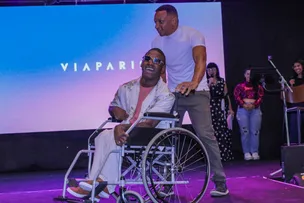 DESFILE INCLUSIVO REÚNE PESSOAS COM DEFICIÊNCIA E IDOSOS EM AÇÃO GRATUITA EM LAURO DE FREITAS