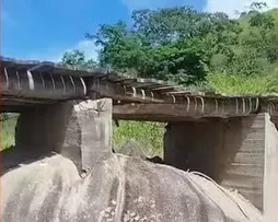 PONTE NA DIVISA BAHIA - MINAS É INTERDITADA POR RISCO DE DESABAMENTO