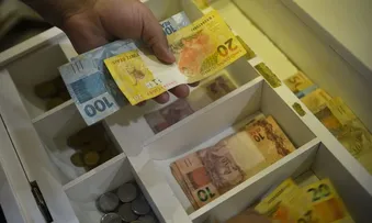 SALÁRIO MÍNIMO REAJUSTADO DE 2026 COMEÇA A SER PAGO; VEJA VALOR