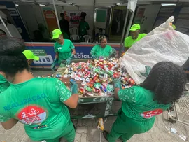 SALVADOR ENTRA PARA O GUINNESS COM RECORDE DE LATINHAS RECICLADAS NO CARNAVAL