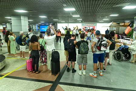 RECEPTIVO NO AEROPORTO DE SALVADOR CELEBRA O SAMBA E DÁ BOAS-VINDAS AOS TURISTAS PARA O CARNAVAL 2026