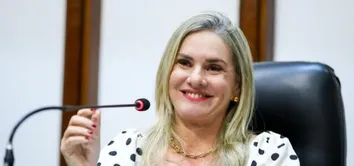 IVANA BASTOS DEVE A SER A VICE NA CHAPA GOVERNISTA, MAS PRECISA MUDAR DE PARTIDO