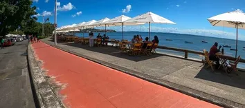 COMÉRCIO VOLTA A OCUPAR CALÇADAS NA ORLA DA RIBEIRA E MORADORES DENUNCIAM RISCO A PEDESTRES