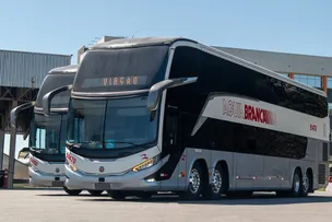 ÁGUIA BRANCA, EM PARCERIA COM A MARCOPOLO, LANÇA ÔNIBUS COMEMORATIVOS QUE RESGATAM PINTURAS HISTÓRICAS