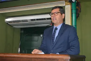 VEREADOR CRITICA LEILÃO DO ANTIGO CENTRO DE CONVENÇÕES DA BAHIA