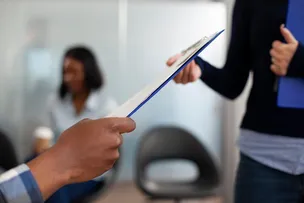 66% DOS BRASILEIROS JÁ PENSARAM EM PEDIR DEMISSÃO, DIZ ESTUDO