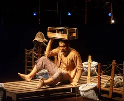 TEATRO GAMBOA SE DESPEDE DA AGENDA DE MARÇO COM SHOW E ENCERRAMENTO DE TEMPORADA DE PEÇAS