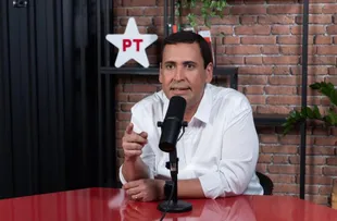 SECRETÁRIO DO PT CRITICA APOIO DE FLÁVIO BOLSONARO A ACM NETO