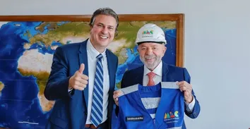 LULA ANUNCIA SAÍDA DE CAMILO SANTANA DO MEC PARA ATUAR EM CAMPANHA ELEITORAL