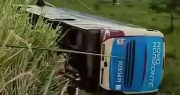 ÔNIBUS TOMBA NA BA-670, SUDOESTE  DA BAHIA, E DEIXA NOVE FERIDOS