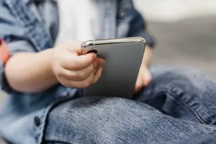 NOVO DECRETO VISA AMPLIAR PROTEÇÃO DE CRIANÇAS NA INTERNET; VEJA PONTOS