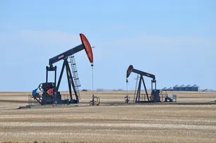 GUERRA NO IRÃ FAZ PETRÓLEO DISPARAR E REABRE PRESSÃO NO BRASIL: O QUE MUDA NO SEU BOLSO E NAS EMPRESAS