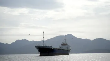 IRÃ PROPÕE PERMITIR QUE NAVIOS SAIAM COM SEGURANÇA PELO LADO DE OMÃ DE ORMUZ