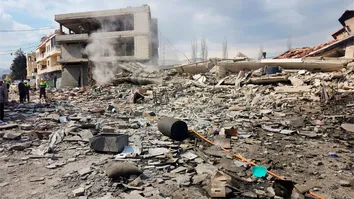 ATAQUES DE ISRAEL NO LÍBANO DEIXAM MAIS DE 250 MORTOS E MILHARES DE FERIDOS