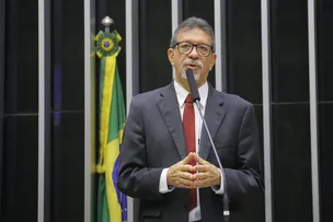 FLORENCE CRITICA ATITUDE DE BRUNO REIS POR SUSPENSÃO DE AVALIAÇÃO VASCULAR NAS UPAs