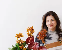 CRIAÇÃO FLORAL AO AR LIVRE PROPÕE EXPERIÊNCIA SENSORIAL EM SALVADOR