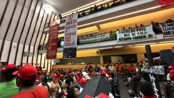 MST REALIZA ATO POLÍTICO NA ALBA NO DIA DE LUTA PELA REFORMA AGRÁRIA