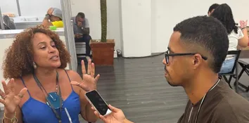 AUTORA INDEPENDENTE ESGOTA LIVROS NA BIENAL E DESTACA DESAFIOS DA ESCRITA FORA DO CIRCUITO TRADICIONAL