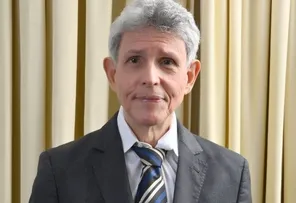 CARLOS RIBEIRO LANÇA NOVO LIVRO ‘NOITES DESERTAS’ NA ACADEMIA DE LETRAS DA BAHIA